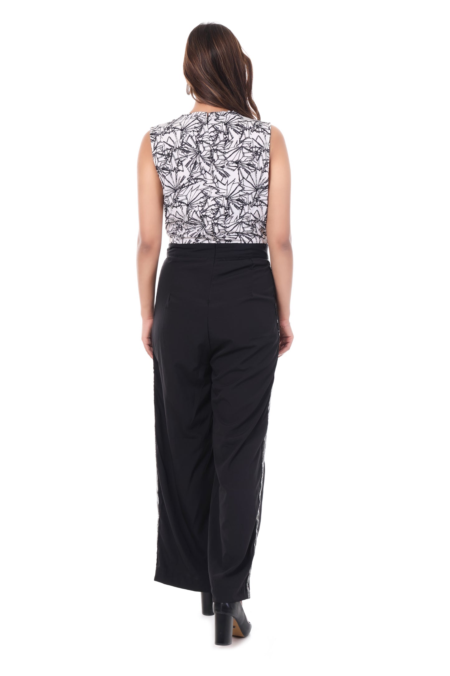 AmbT Sleeveless Jumpsuit with Wide-Leg Fit & Cinched Waist
